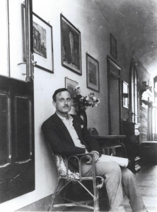 Marino Moretti nella sua casa (ca.1920-1930)